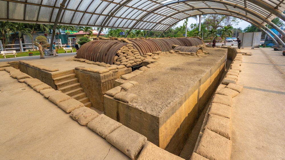 Hầm Đờ Cát, điểm hẹn lịch sử giữa mùa hoa ban